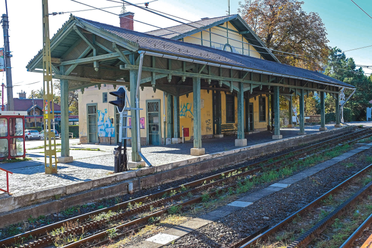 Pihenopark_a_Boszormenyin_es_ovodabusz_a_suniseknek__1