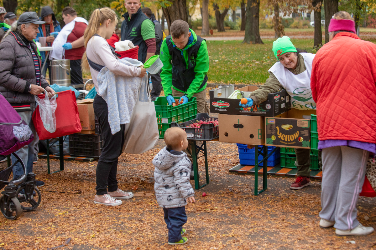 Ezer_forintbol_harmincezer__etelmentessel_2 Ezer_forintbol_harmincezer__etelmentessel_2