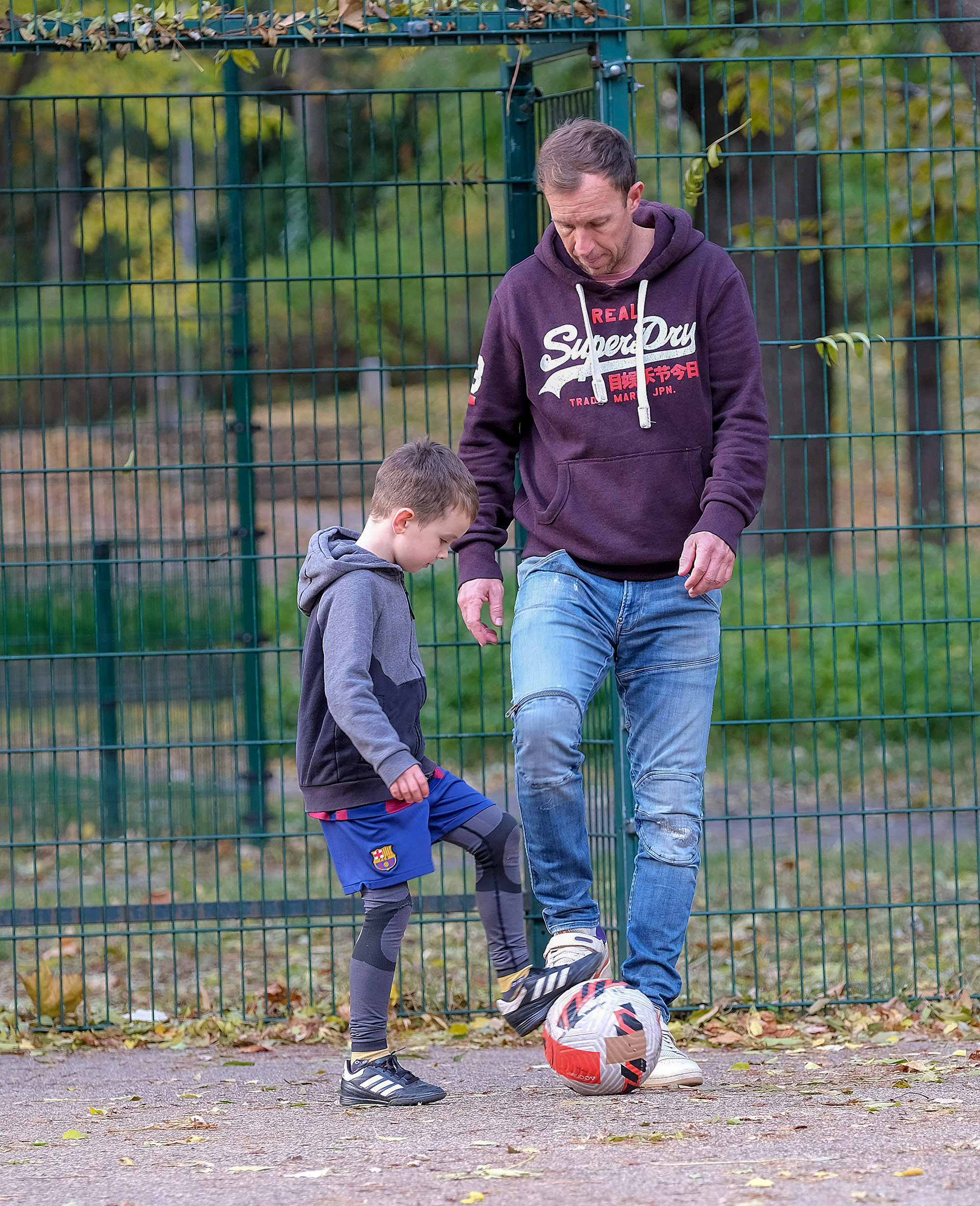 A_tartalekos_golvadasz_aki_vadaszik_es_makkot_ultet_2