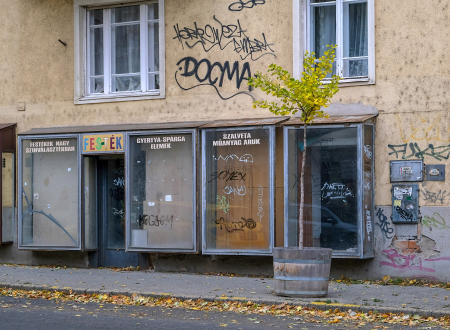 Hamarosan_erdemes_lesz_kirakatokat_nezni_