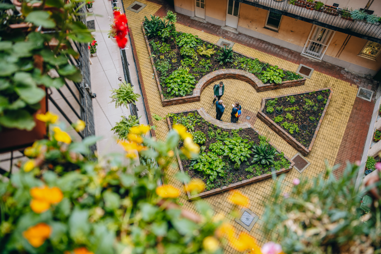 Legyen_boldog_a_karacsony_a_rossz_korulmenyek_kozott_eloknek_is Legyen_boldog_a_karacsony_a_rossz_korulmenyek_kozott_eloknek_is