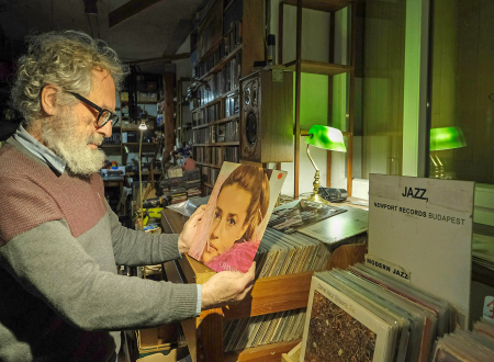 Aki_a_zene_fele_viszi_az_embert_2