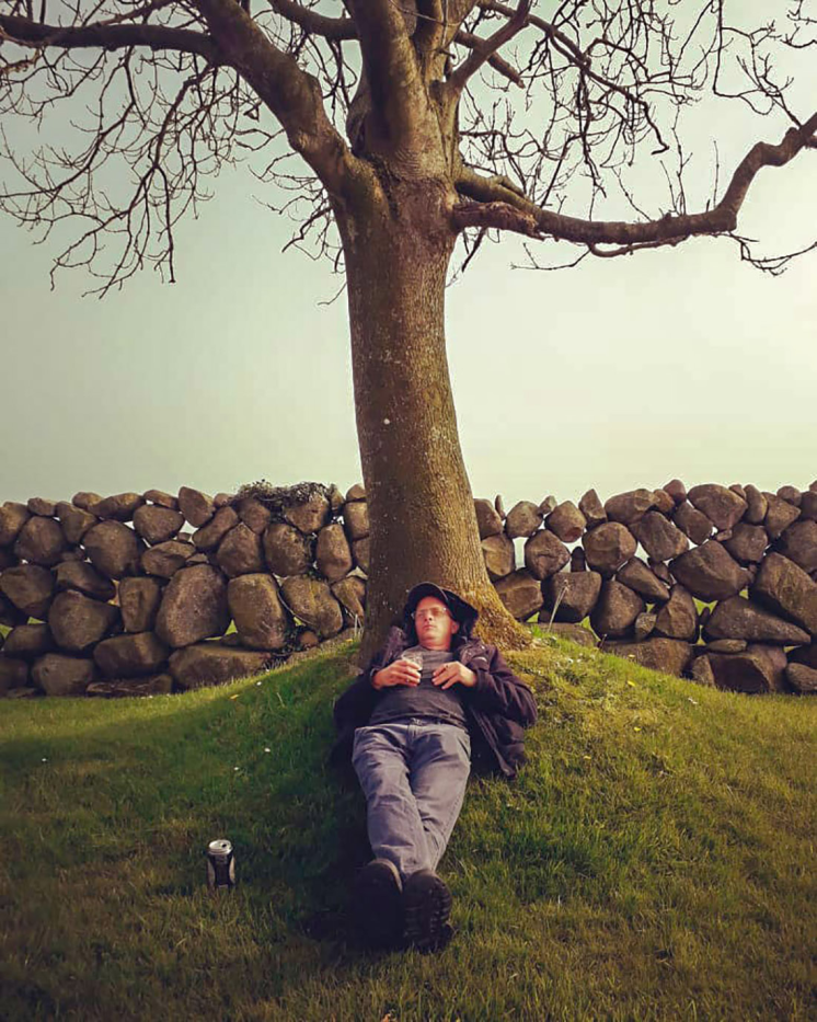 Apakereses_identitas-hullamvasuton_2