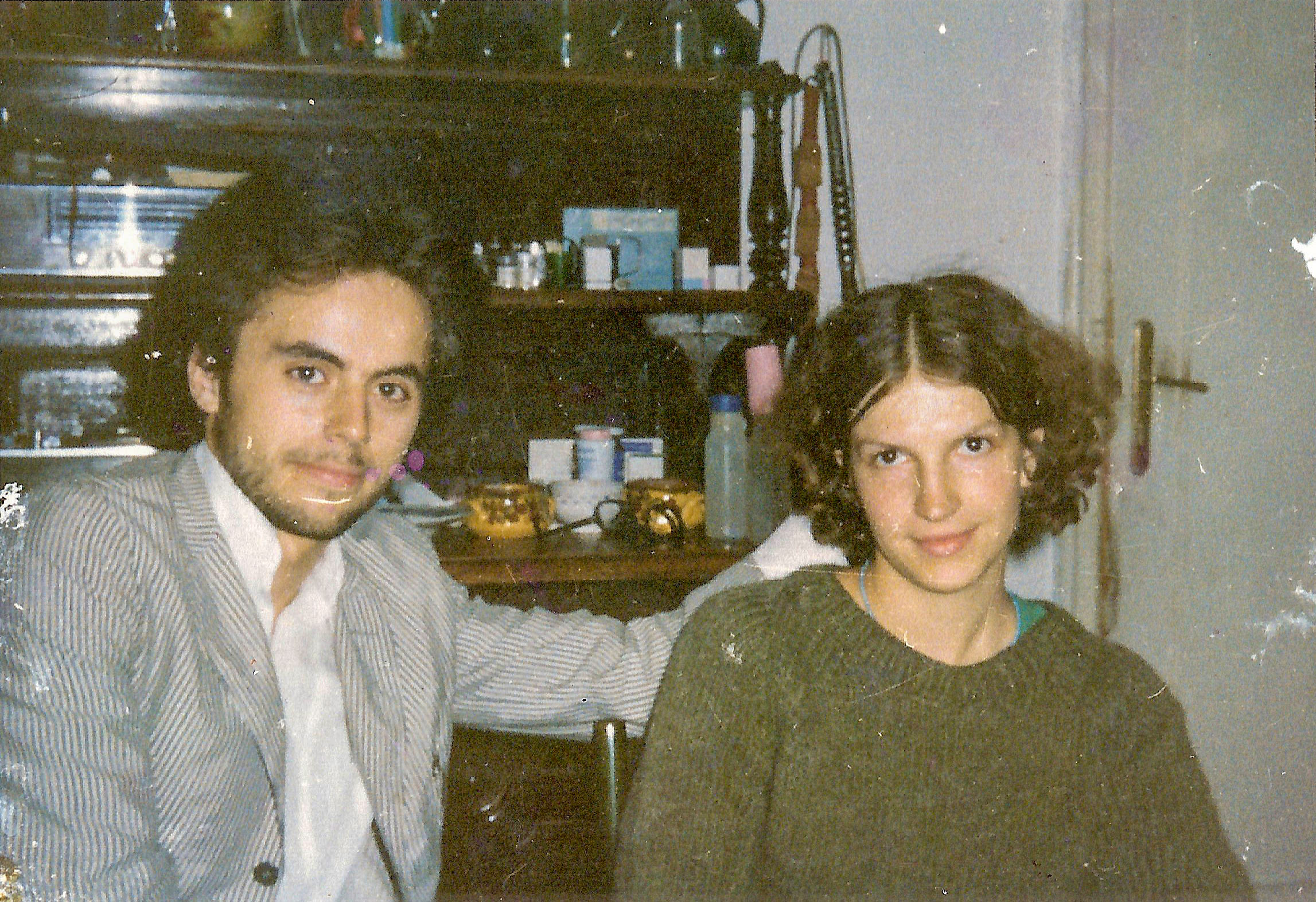 Apakereses_identitas-hullamvasuton_4