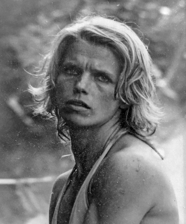 Lakasszinhaz_a_futkoso_csajnal_2