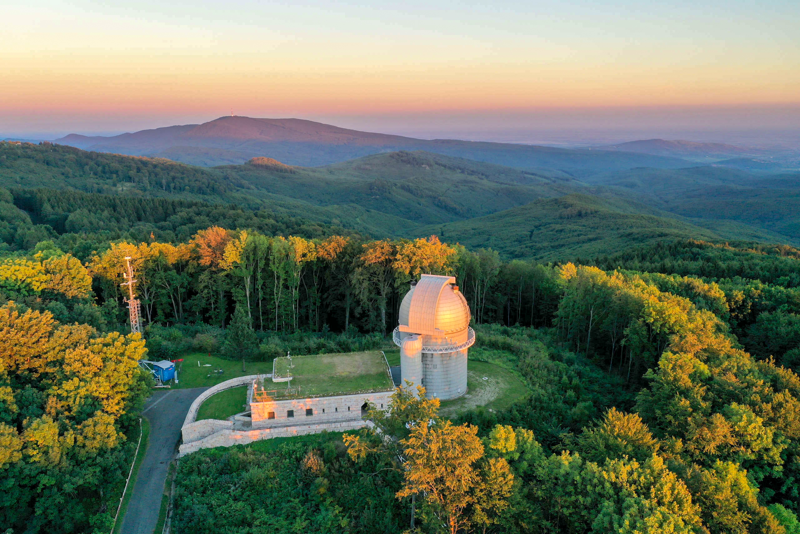 Bolygovadaszat_a_konyhaasztalnal_1