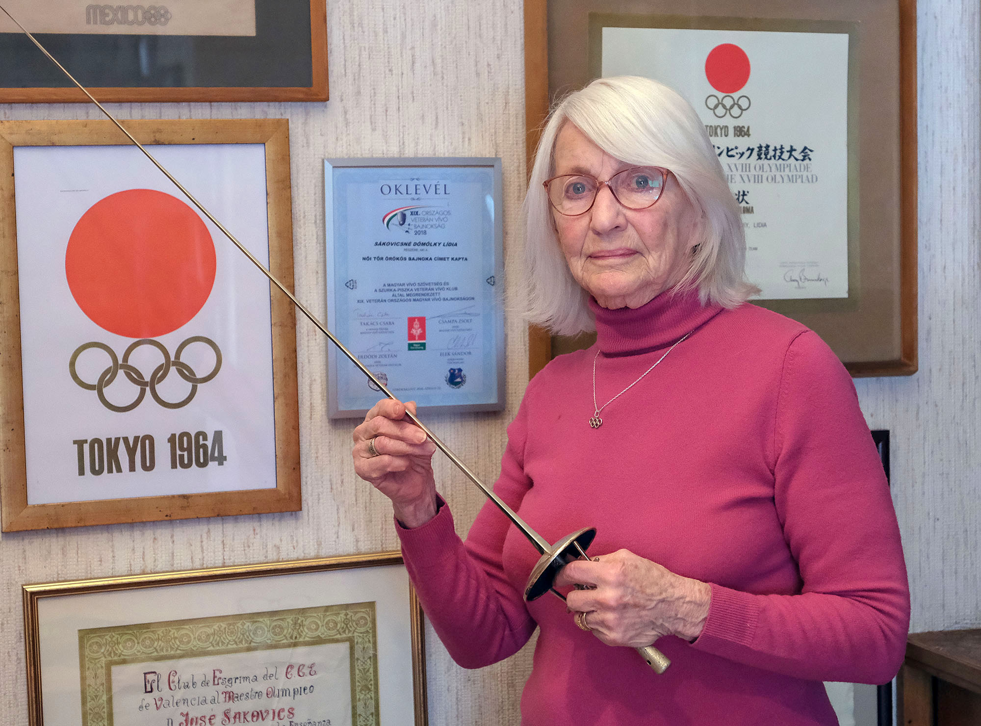 Pengevel_a_Harvardon_bordasfallal_otthon_4