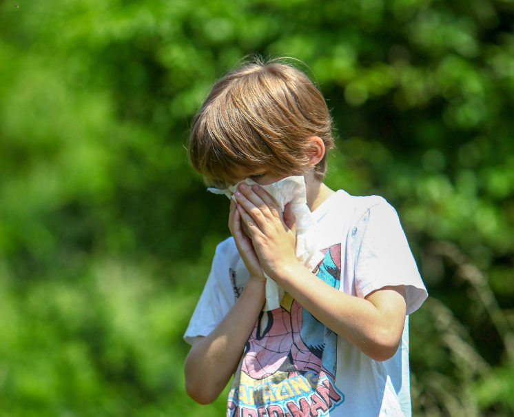 Tul_sok_zsebkendo_fogy_tavasszal_Konnyen_lehet_hogy_allergias_a_gyerek